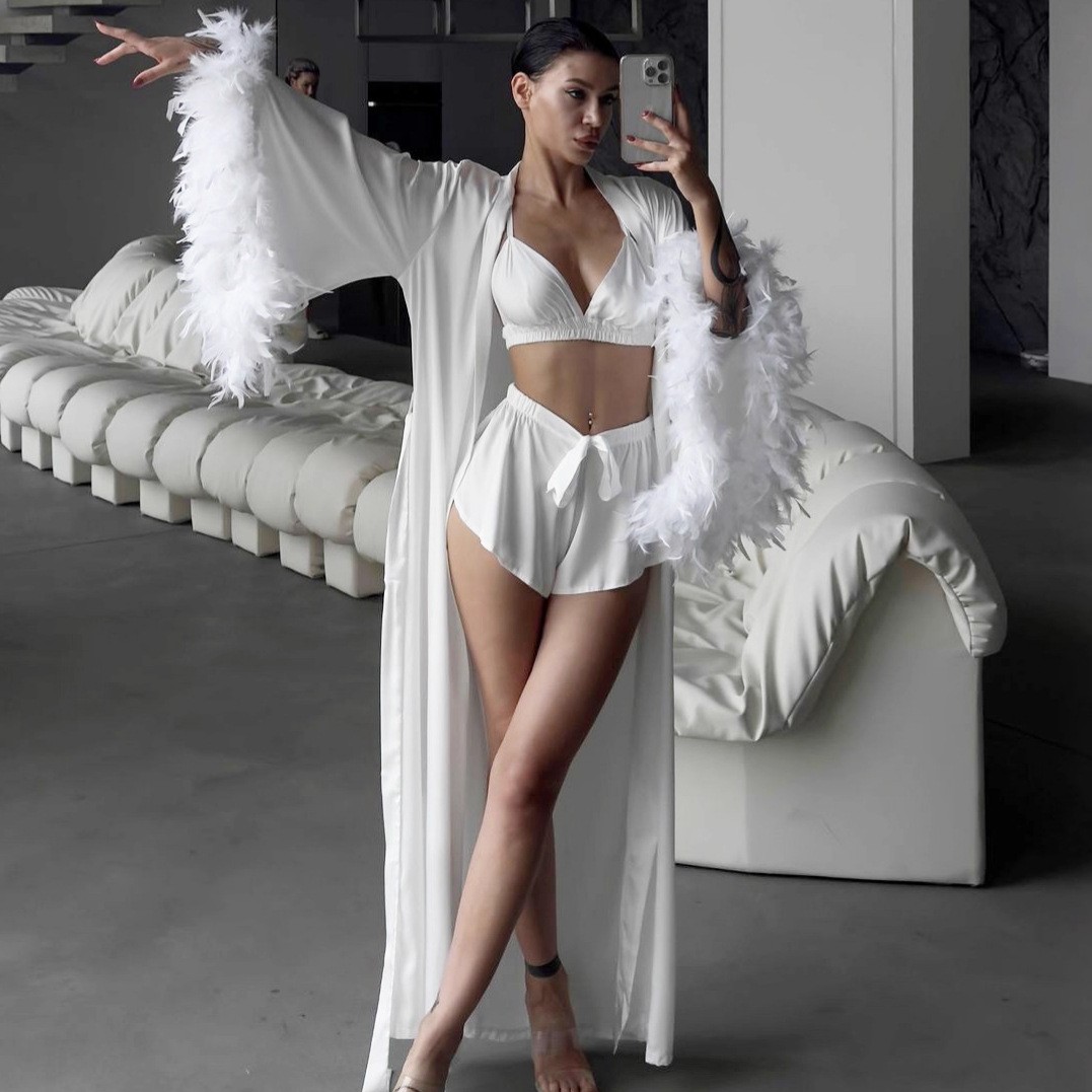 Driedelige badjas met verenbie - Bathrobe recensie en prijs
